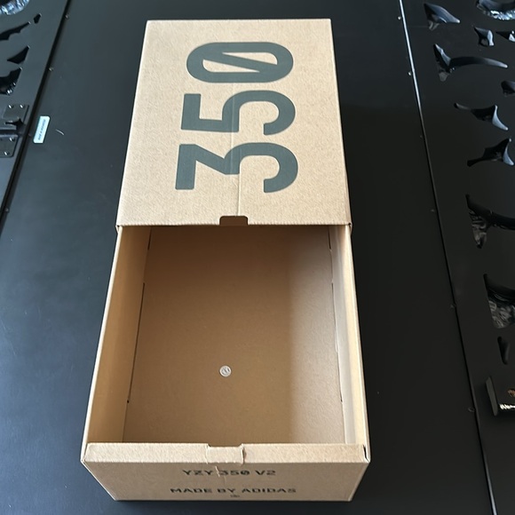 Adidas Yeezy Boost 350 Box Only Empty Box - Picture 6 of 6